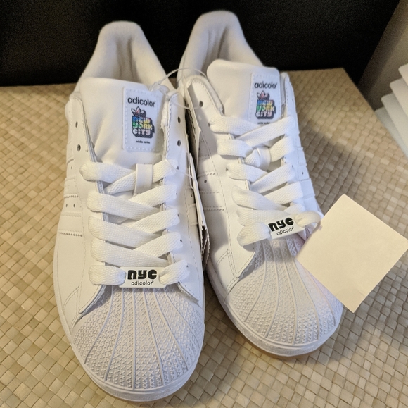 🆕 Adidas 2006 White Superstar Adicolor W6 NYC Sneakers 7.5 - Picture 5 of 16